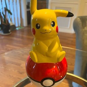Pokémon Pikachu Ceramic Coin Bank